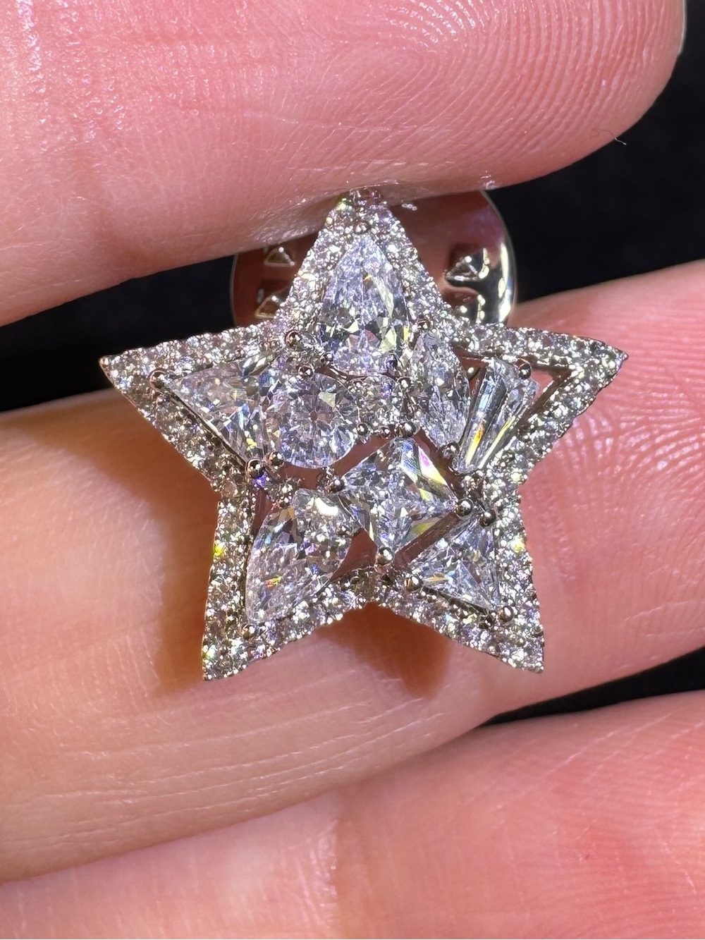 sparkly star brooch / pin